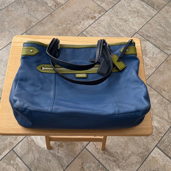 Coach Daisy Spectator Purse Tote Bag - Picture 4 of 14